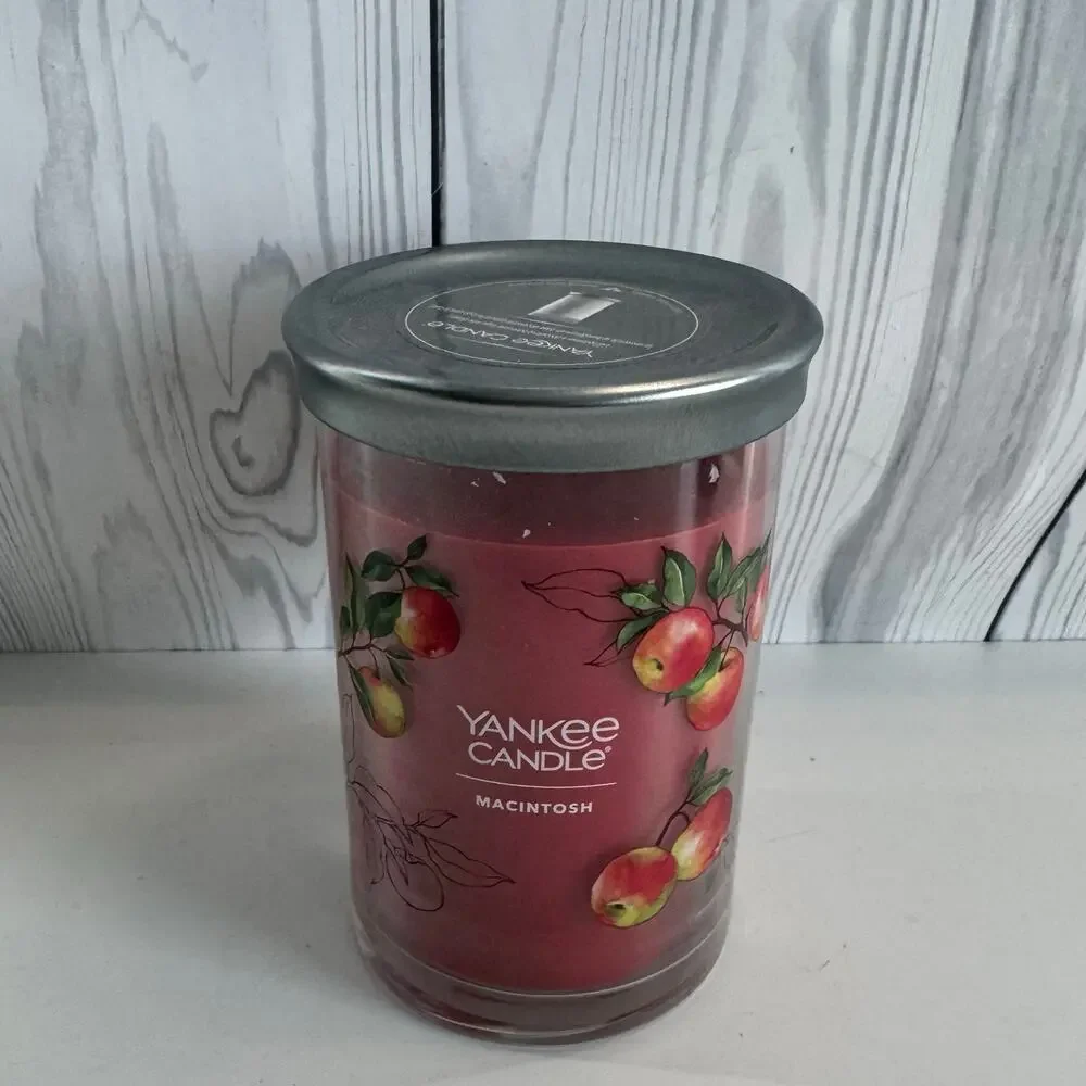 YANKEE CANDLE 20 OZ 2-WICK MACINTOSH CANDLE IN DECORATOR JAR New
